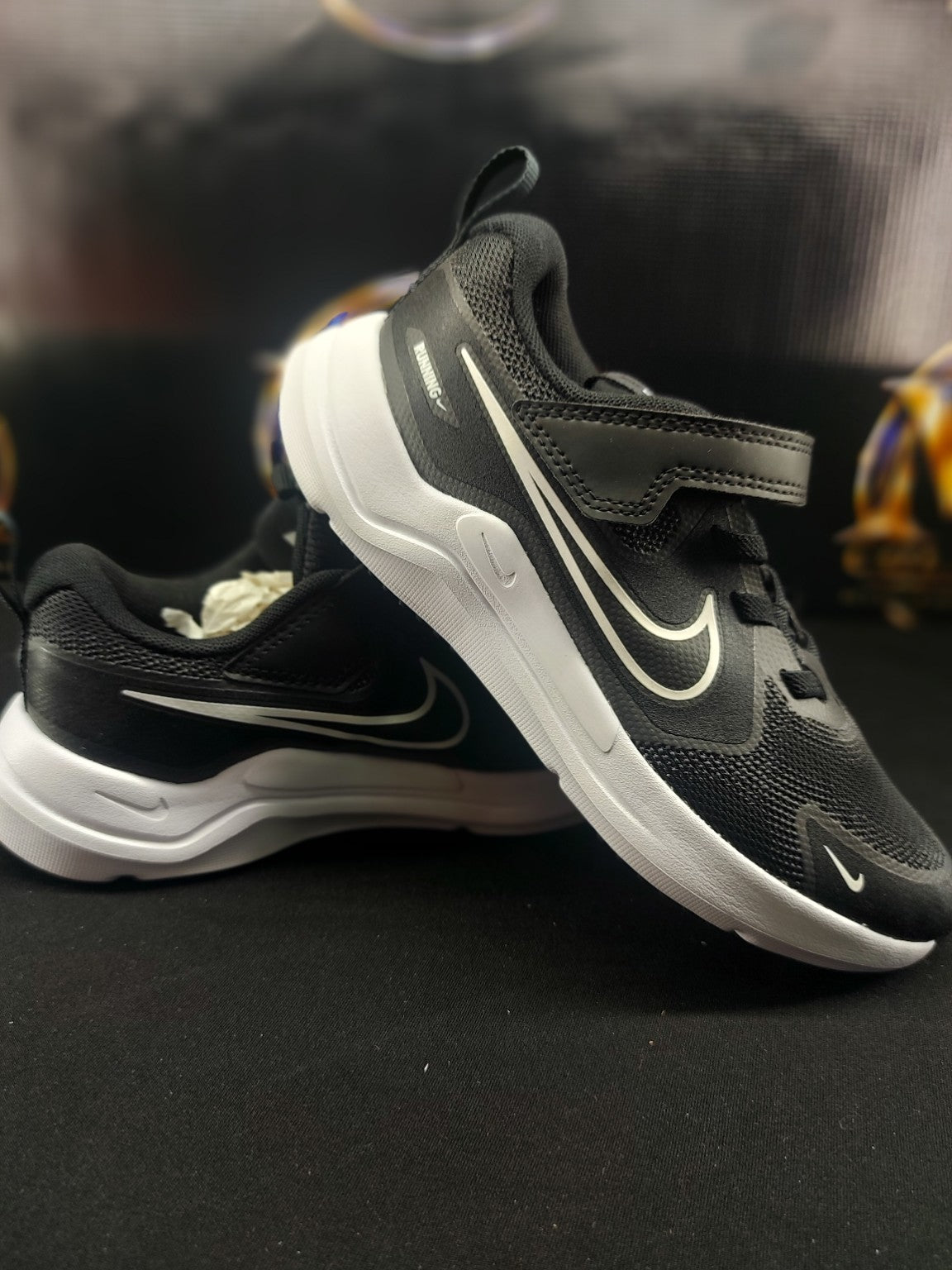 Nike Cosmic Runner PSV size 1Y original photo 1