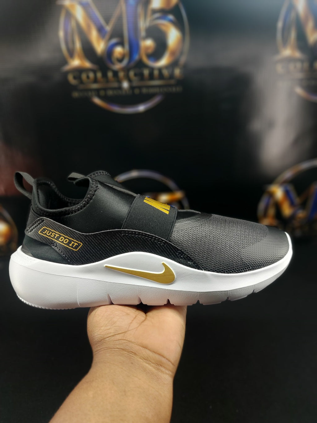 Nike Flex Runner 4 GS black metallic gold size 6.5Y original photo 2