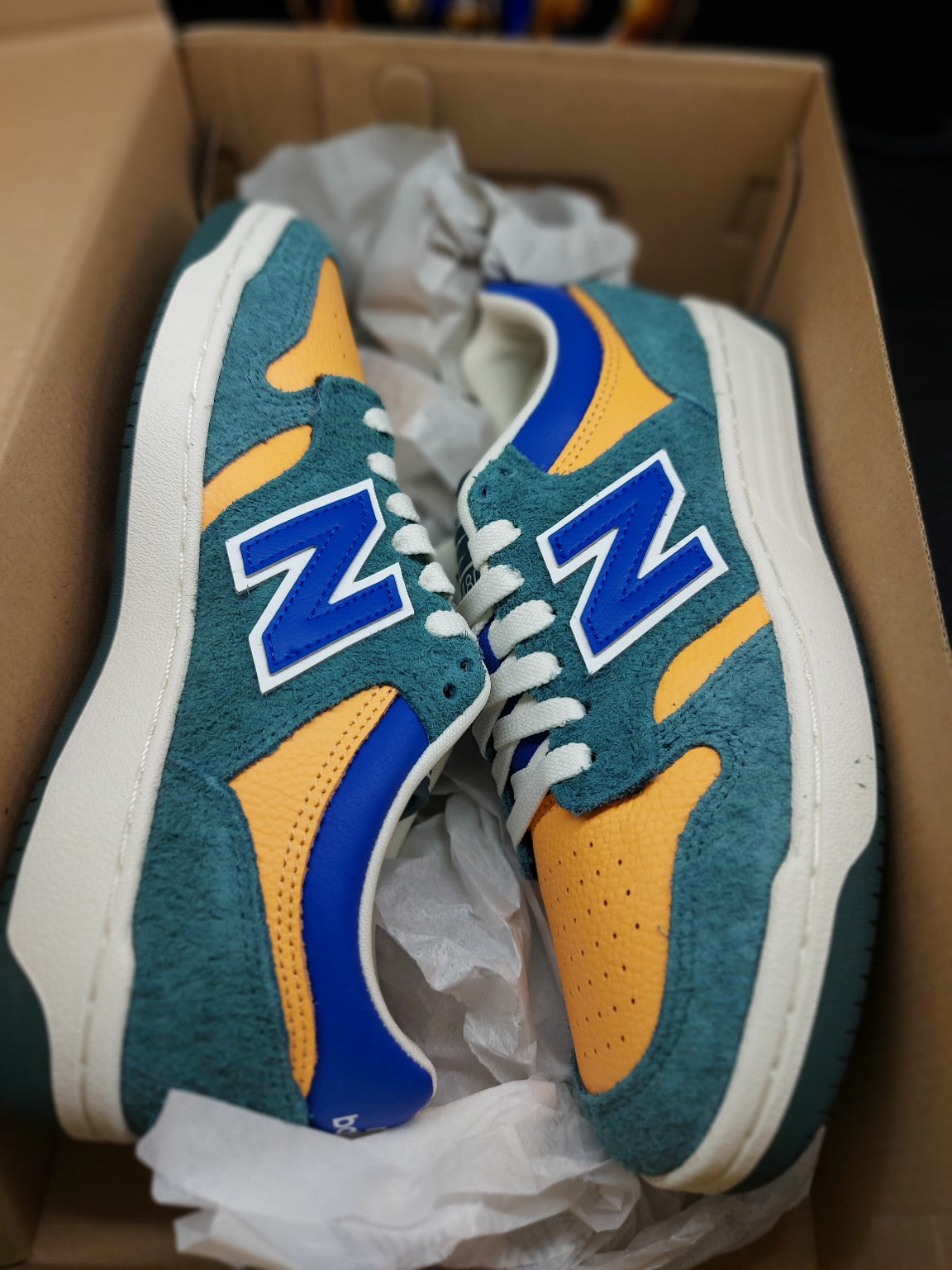 New Balance 480 Kids – Green/Orange – Size 7Y