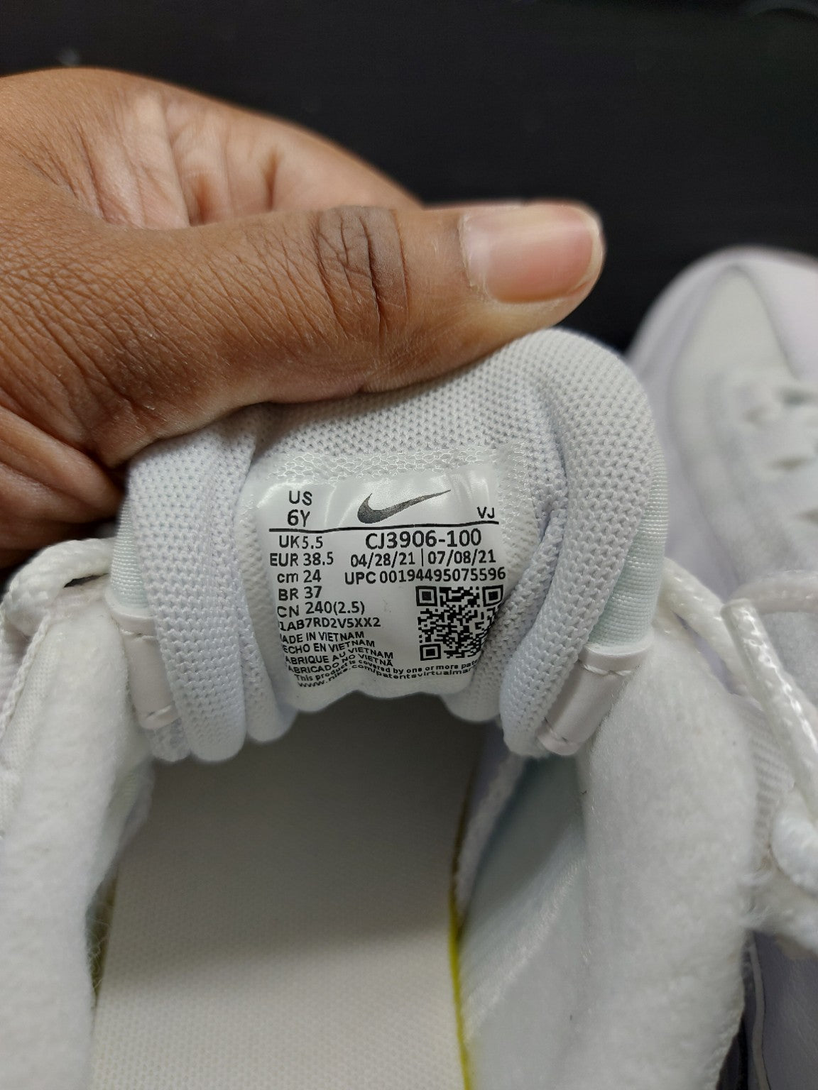 Nike Air Max 95 (GS) – Triple White – Size 6Y