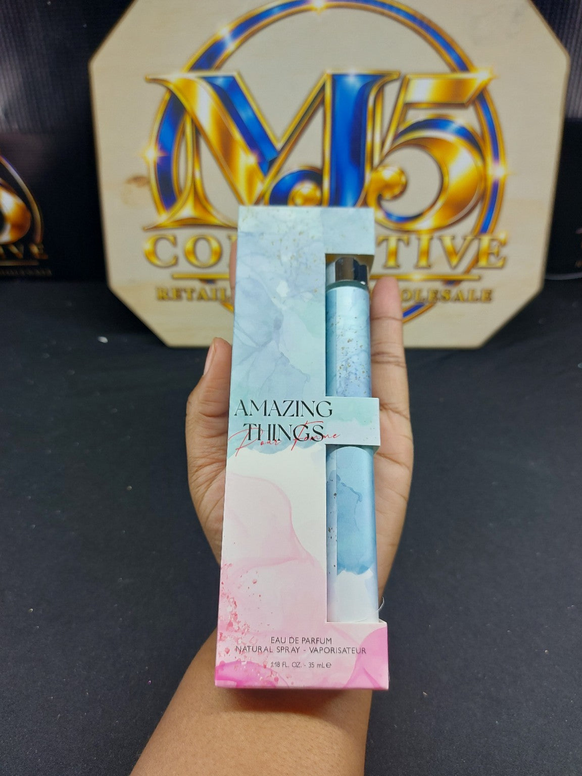 Amazing Things Pour Femme close-up