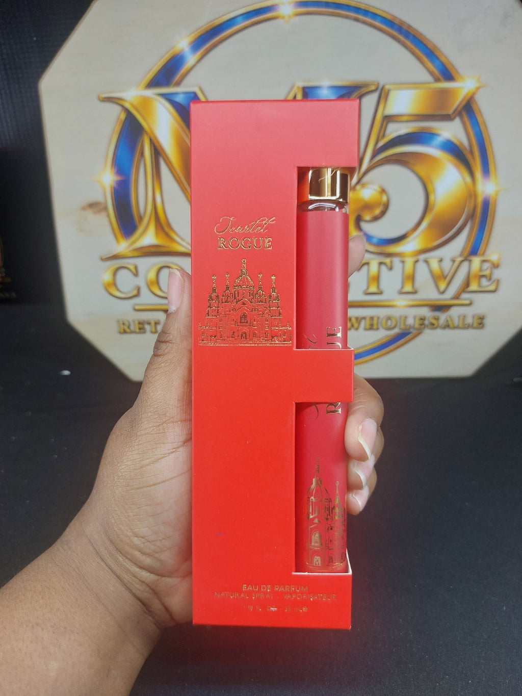 Scarlet Rogue close-up