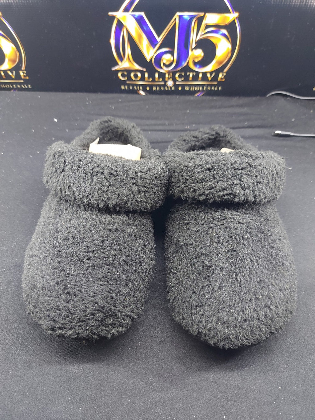 Crocs black faux fur slippers J4 original MJ5 Collective photo