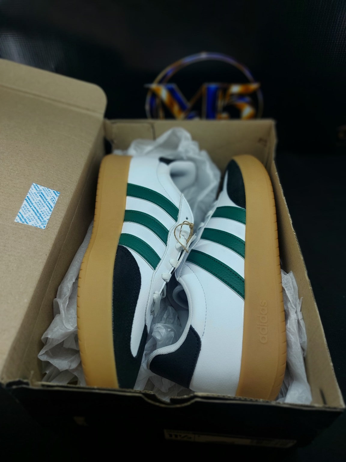 Adidas Barreda JR1323 shoes in box