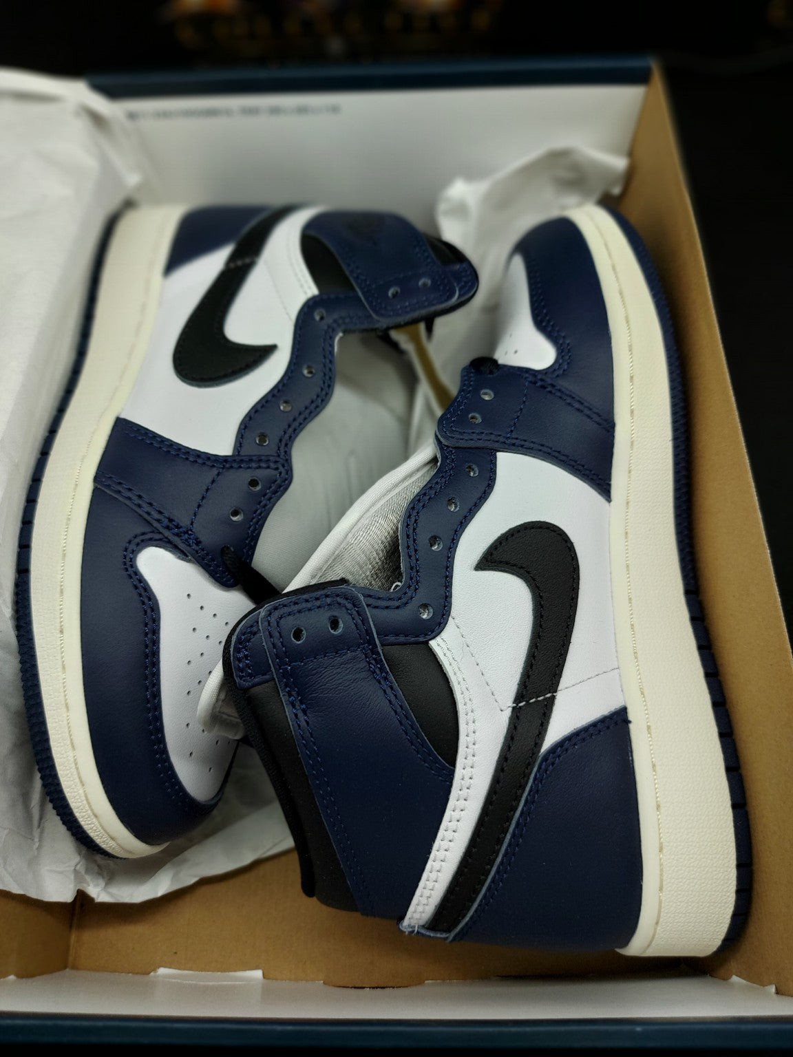 Air Jordan 1 Retro High OG GS Midnight Navy original photo 3